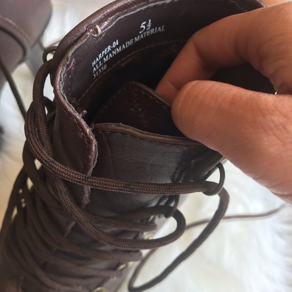 Bamboo Harper Lace-up Platform Ankle Boots - Picture 4 of 8